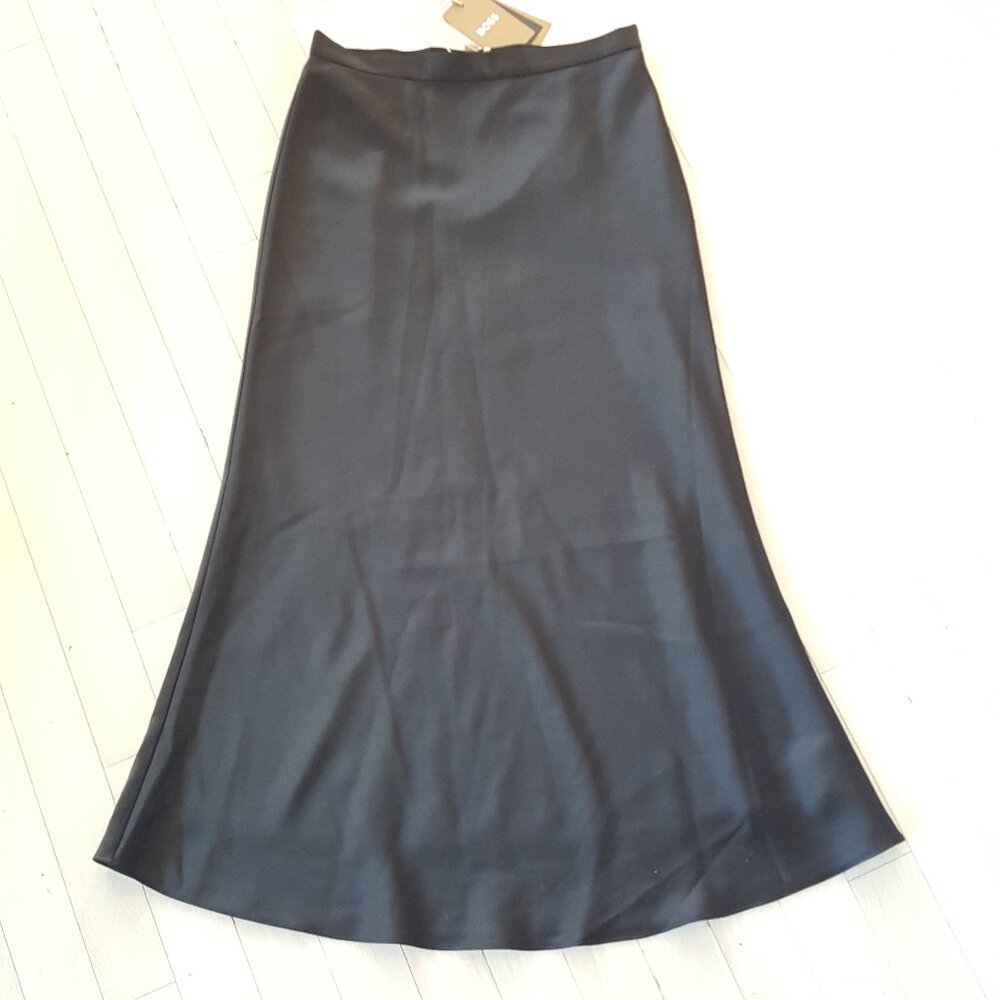 BOSS ! black midi Skirt ( US/6)